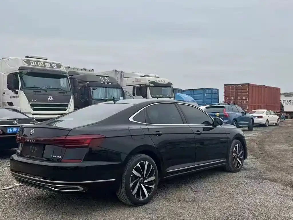 VOLKSWAGEN PASSAT 2022