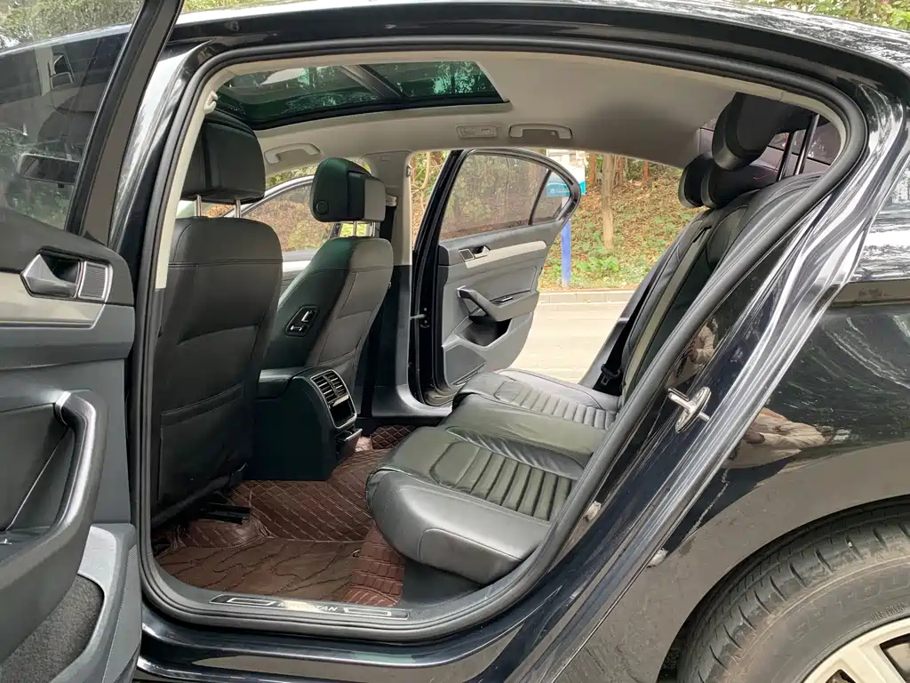 VOLKSWAGEN MAGOTAN 2019