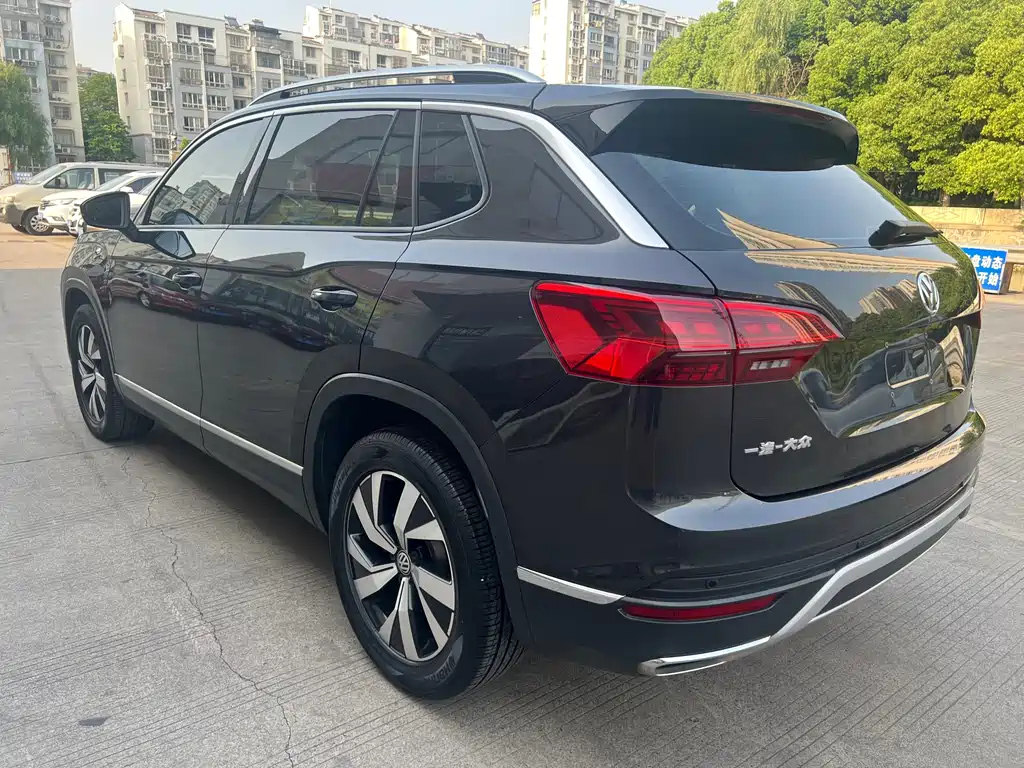 VOLKSWAGEN TAYRON 2020