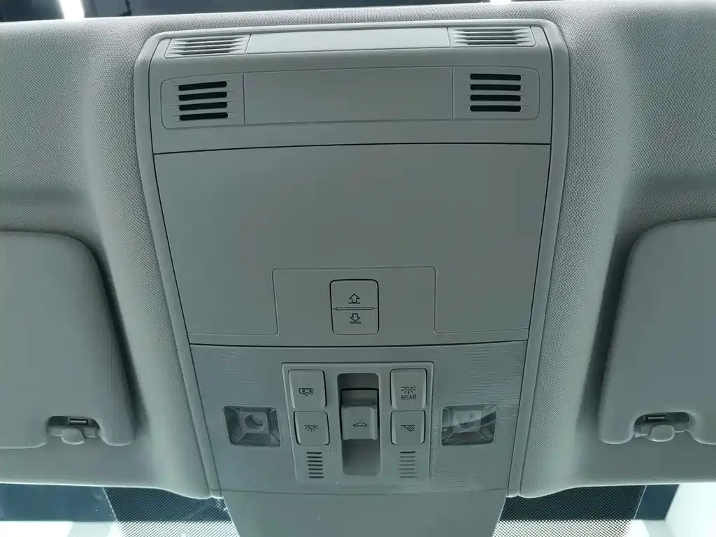 VOLKSWAGEN MAGOTAN 2024