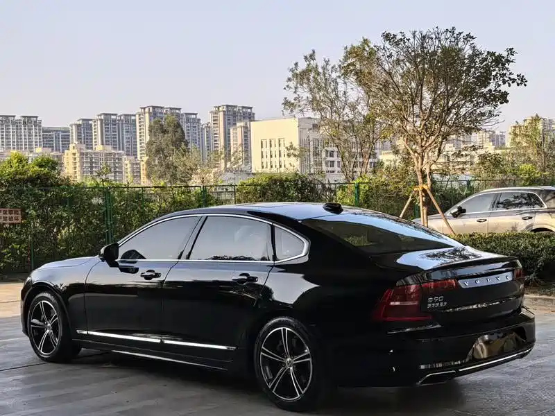 VOLVO S90 2020
