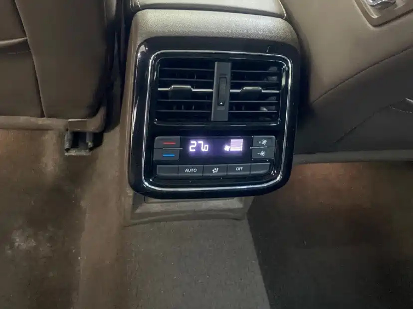 VOLKSWAGEN PASSAT 2020
