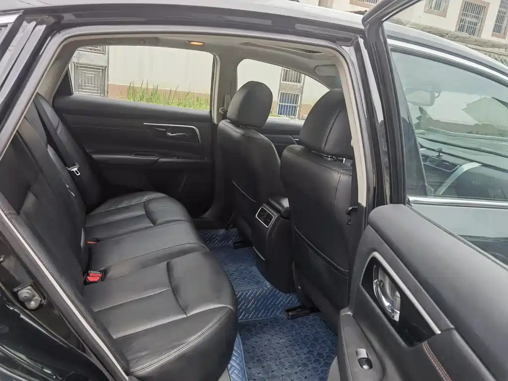 NISSAN TEANA 2018