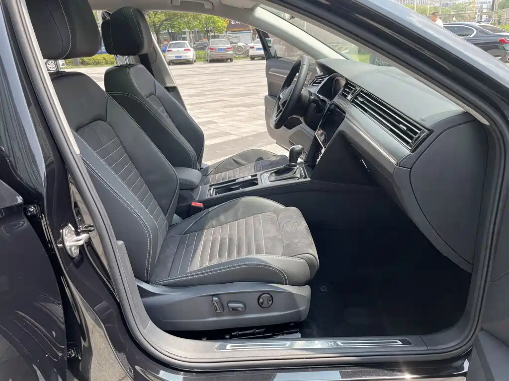 VOLKSWAGEN MAGOTAN 2021