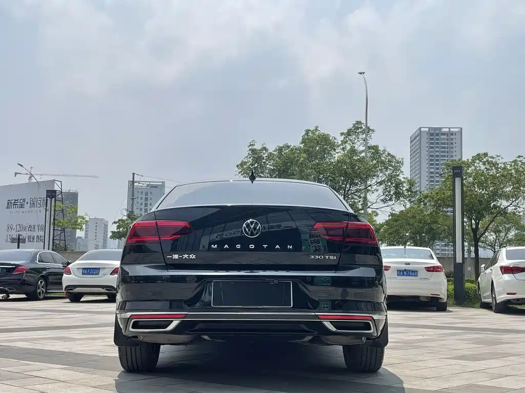 VOLKSWAGEN MAGOTAN 2021
