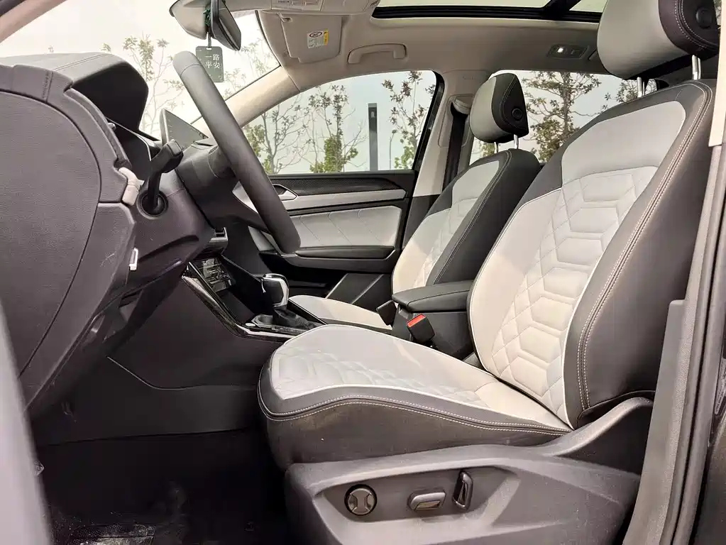 VOLKSWAGEN TAYRON 2023