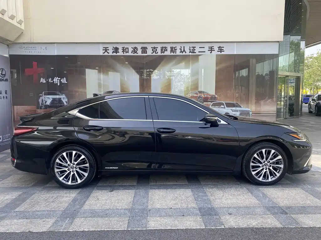 LEXUS ES 2021