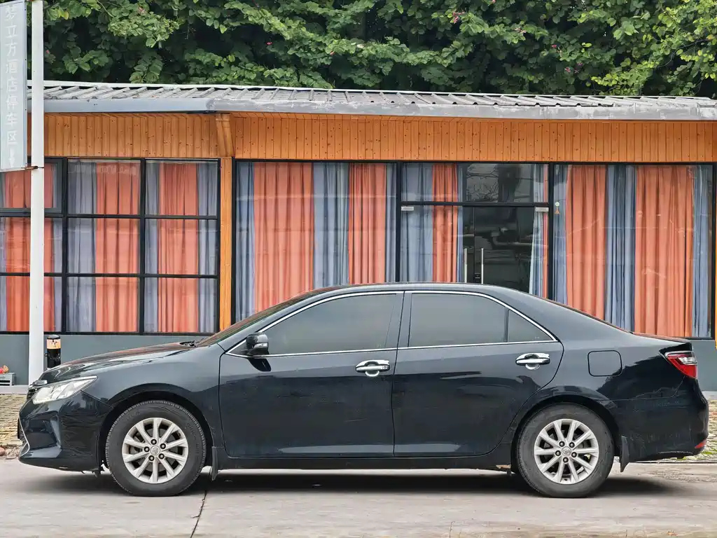 TOYOTA CAMRY 2015