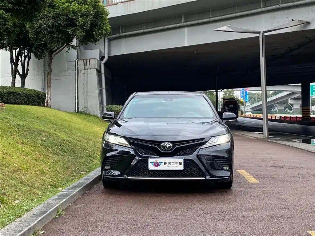 TOYOTA CAMRY 2018
