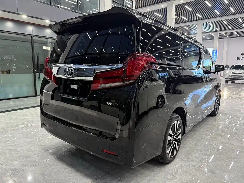 TOYOTA ALPHARD 2018