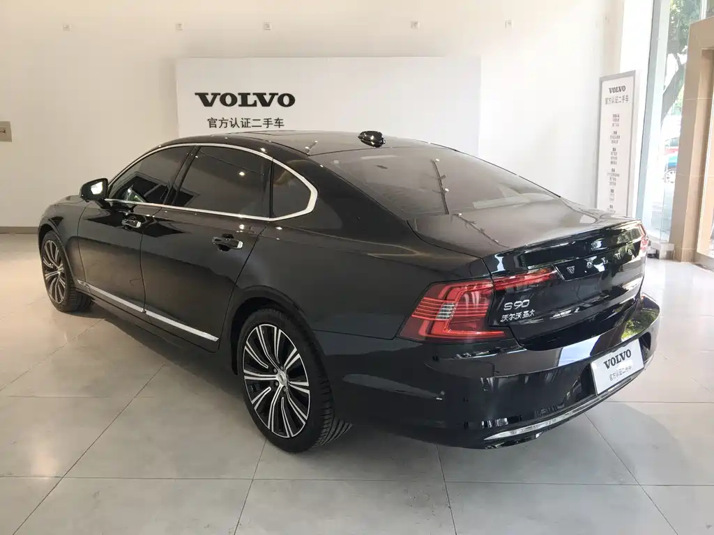 VOLVO S90 2022
