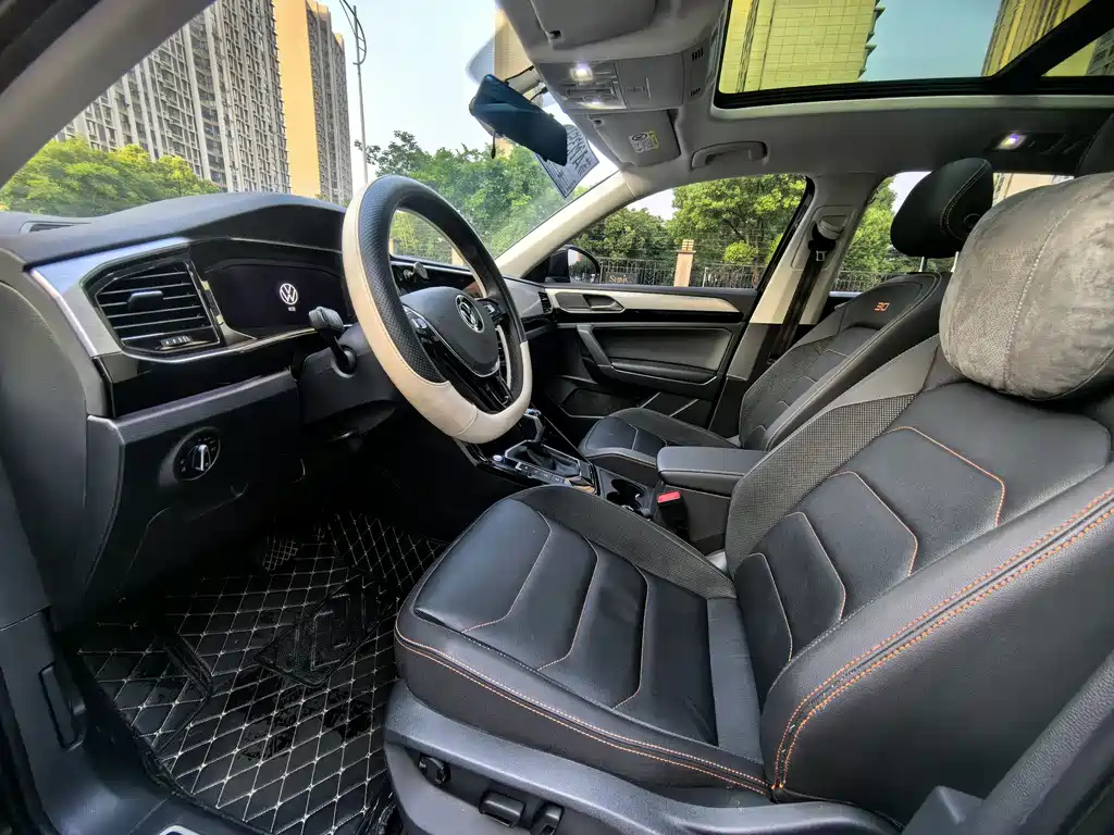 VOLKSWAGEN TAYRON 2021