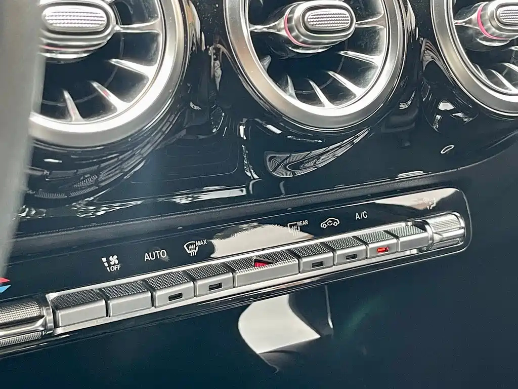MERCEDES BENZ A-CLASS 2021