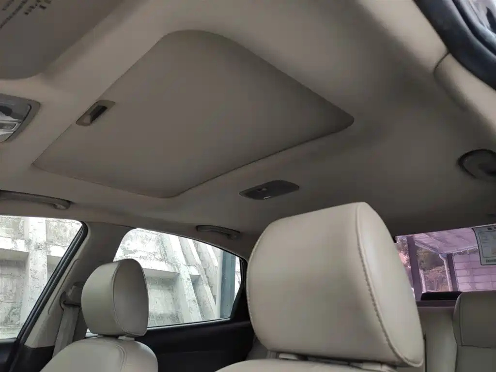 HYUNDAI CELESTA 2012