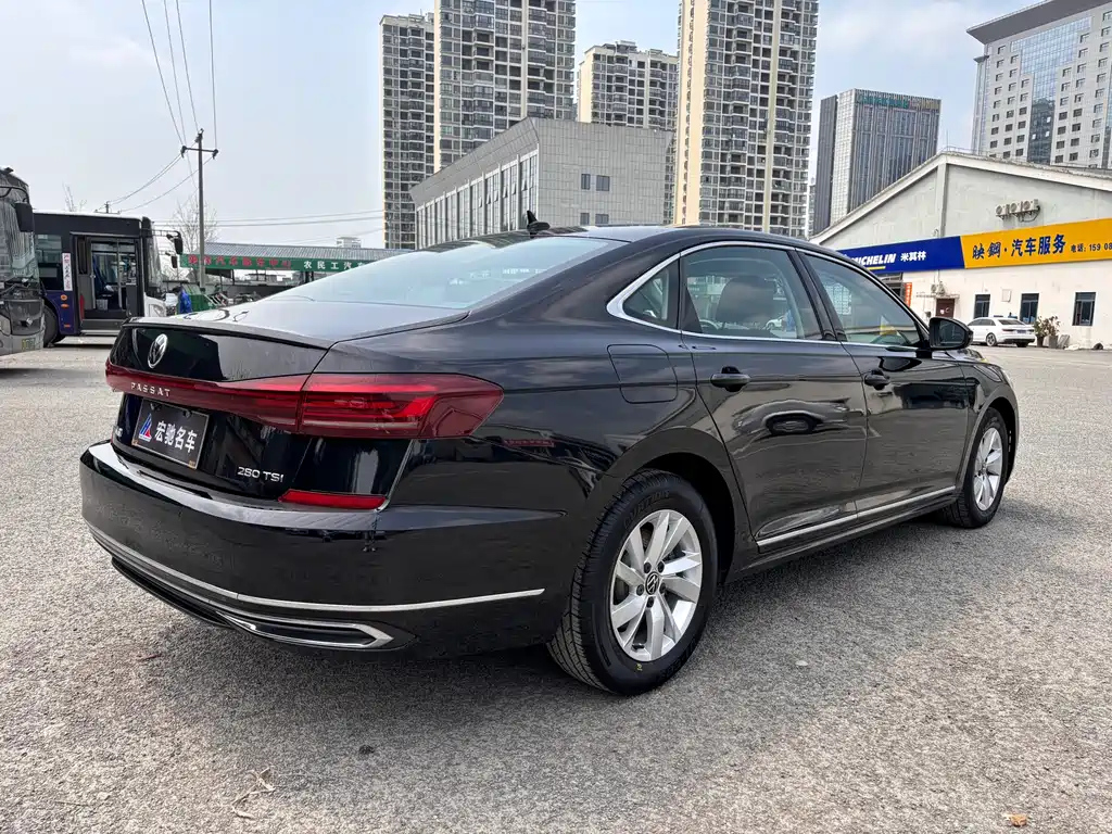 VOLKSWAGEN PASSAT 2022