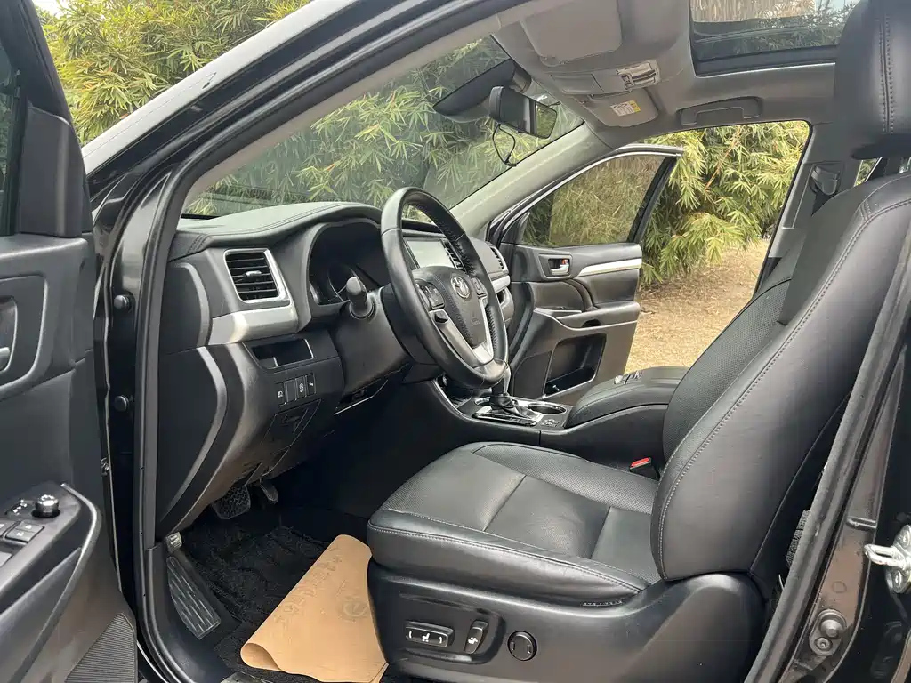 TOYOTA HIGHLANDER 2019