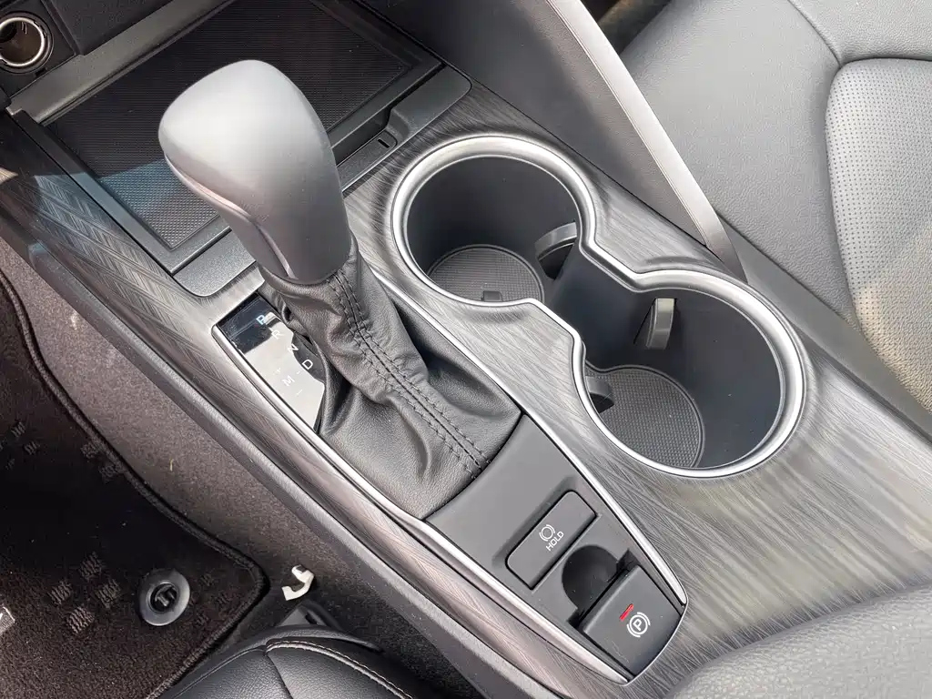 TOYOTA CAMRY 2024