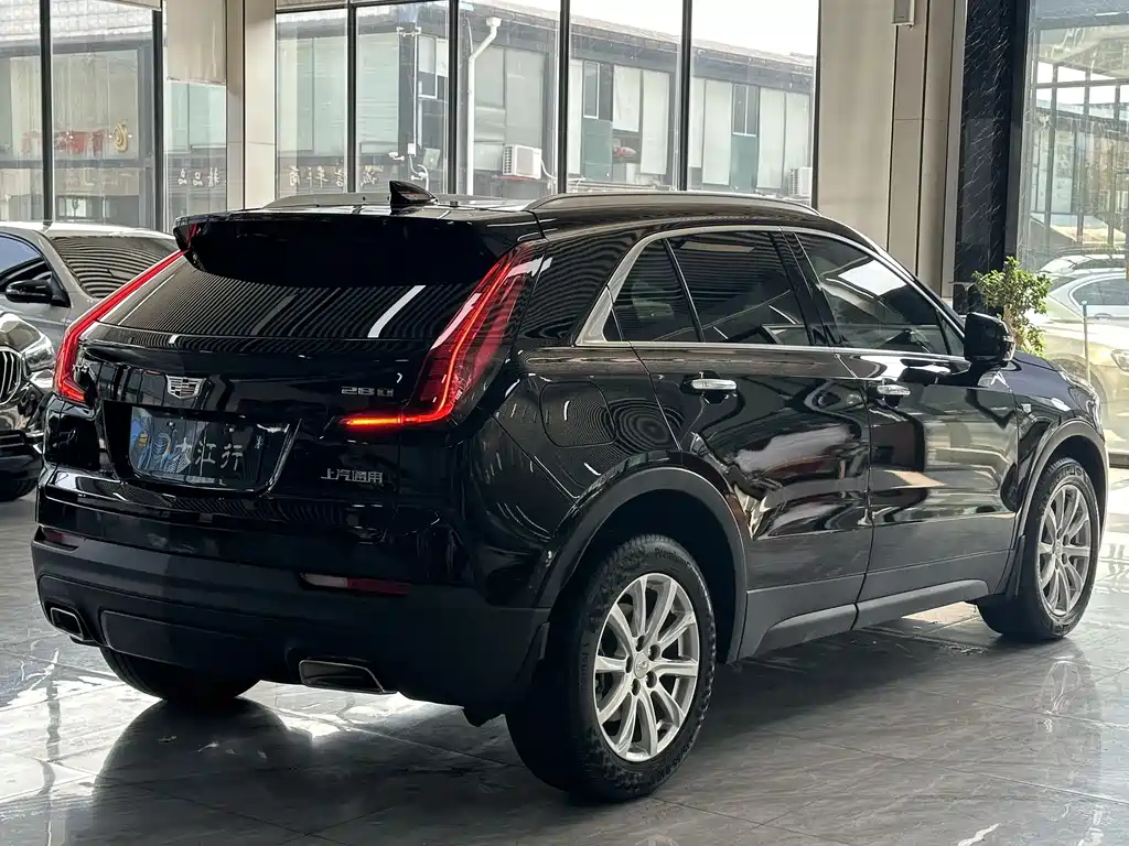 CADILLAC XT4 2021