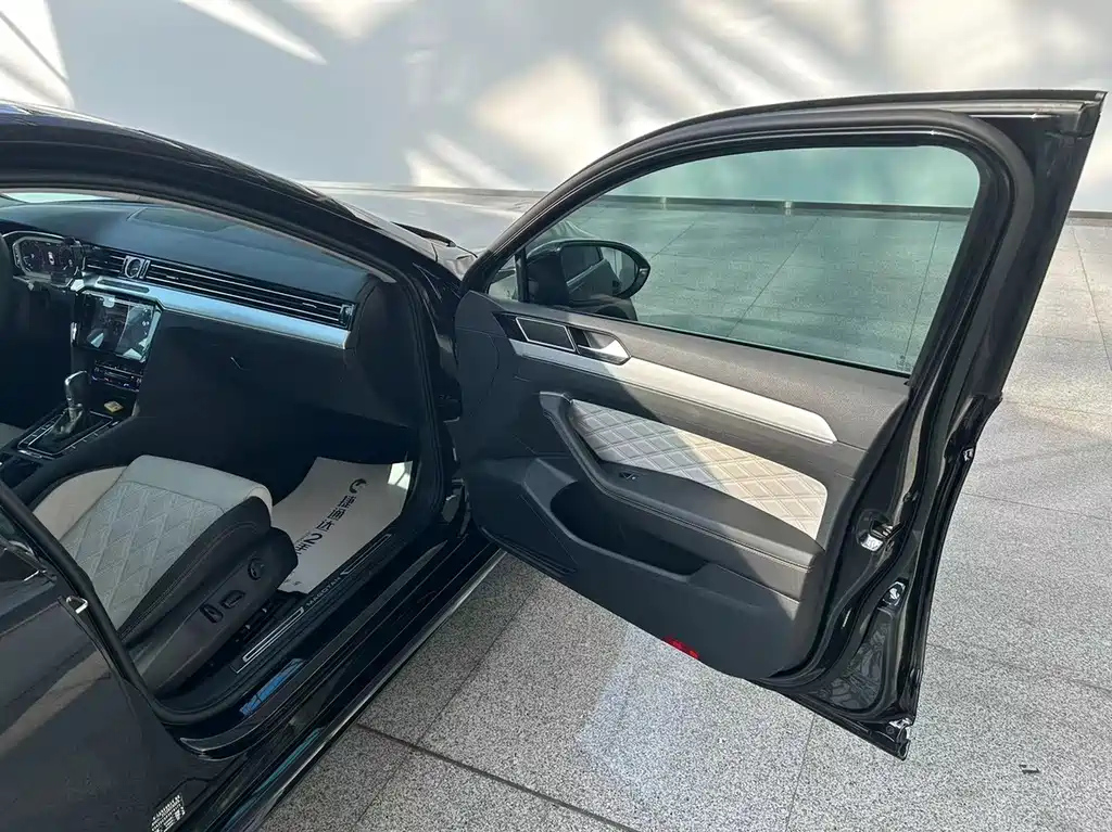 VOLKSWAGEN MAGOTAN 2024
