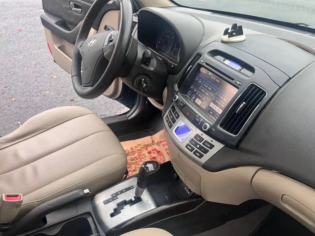 HYUNDAI CELESTA 2012