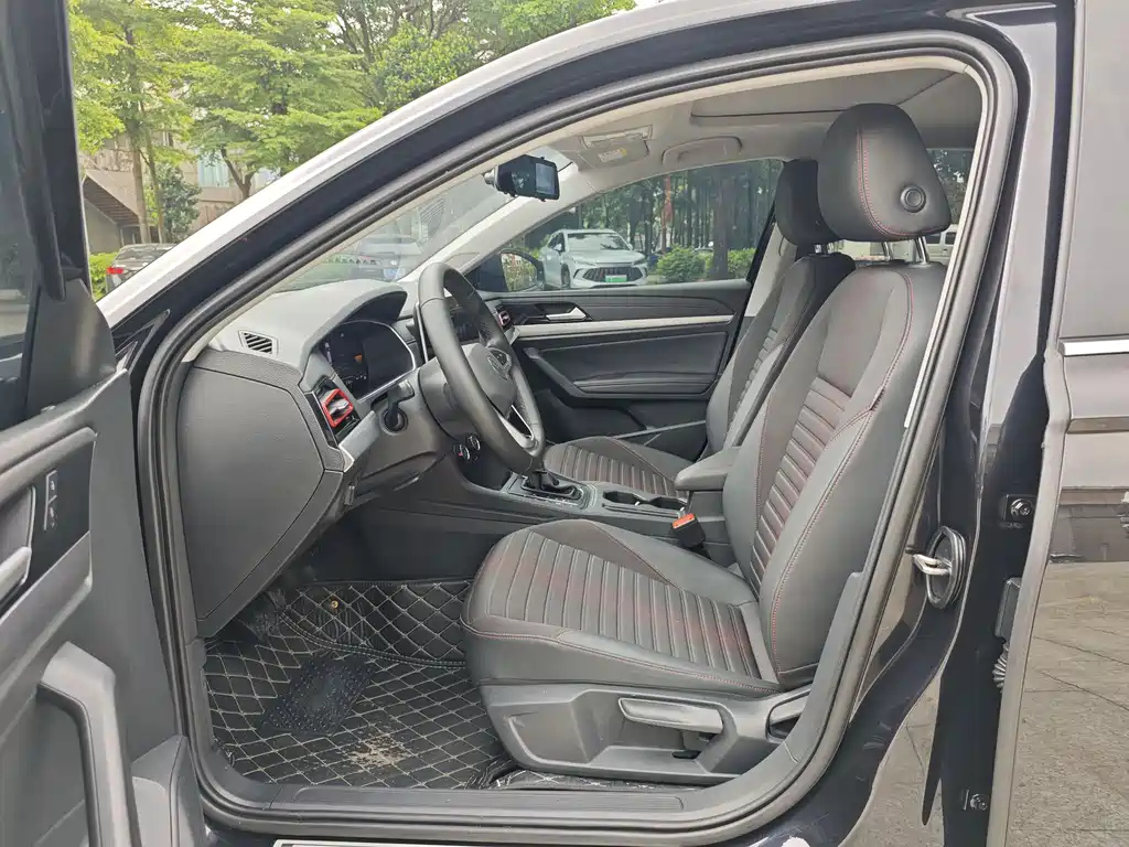 VOLKSWAGEN LAVIDA 2023
