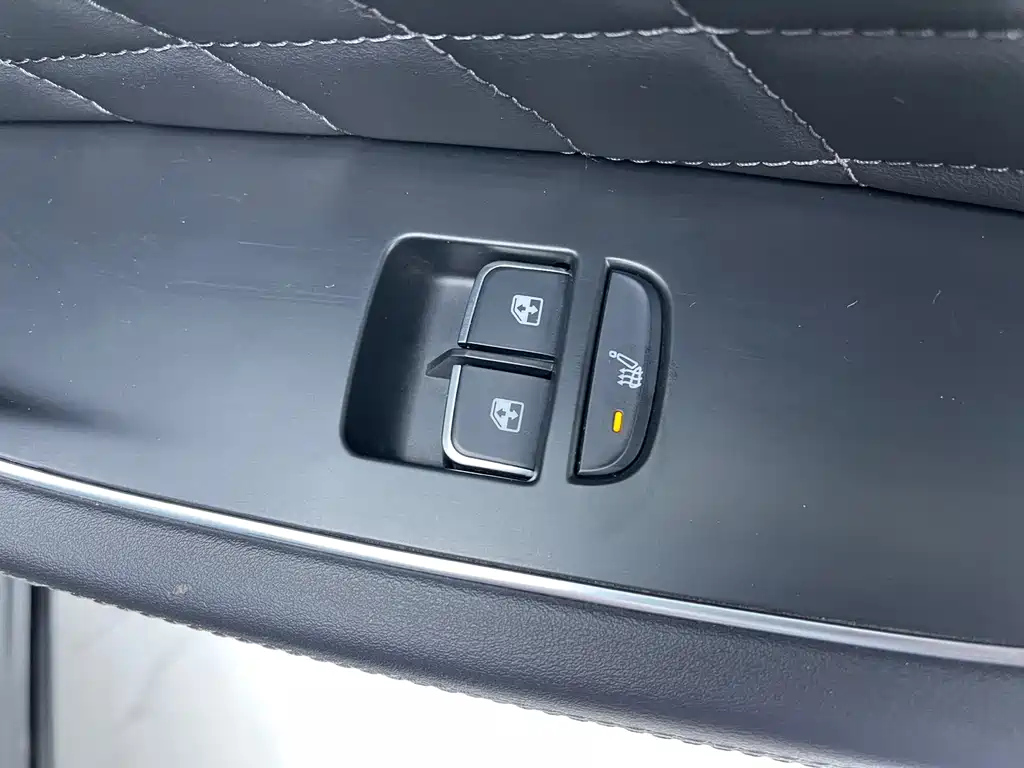 HONGQI HS5 2021