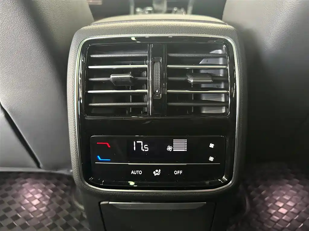 VOLKSWAGEN MAGOTAN 2023