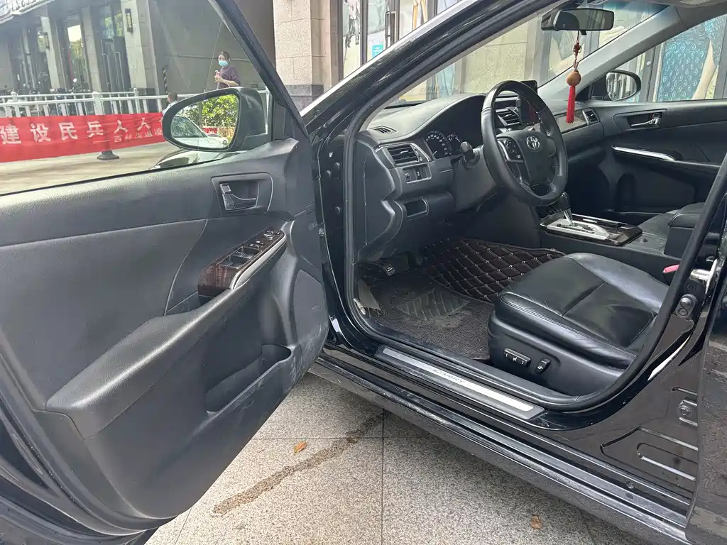 TOYOTA CAMRY 2016