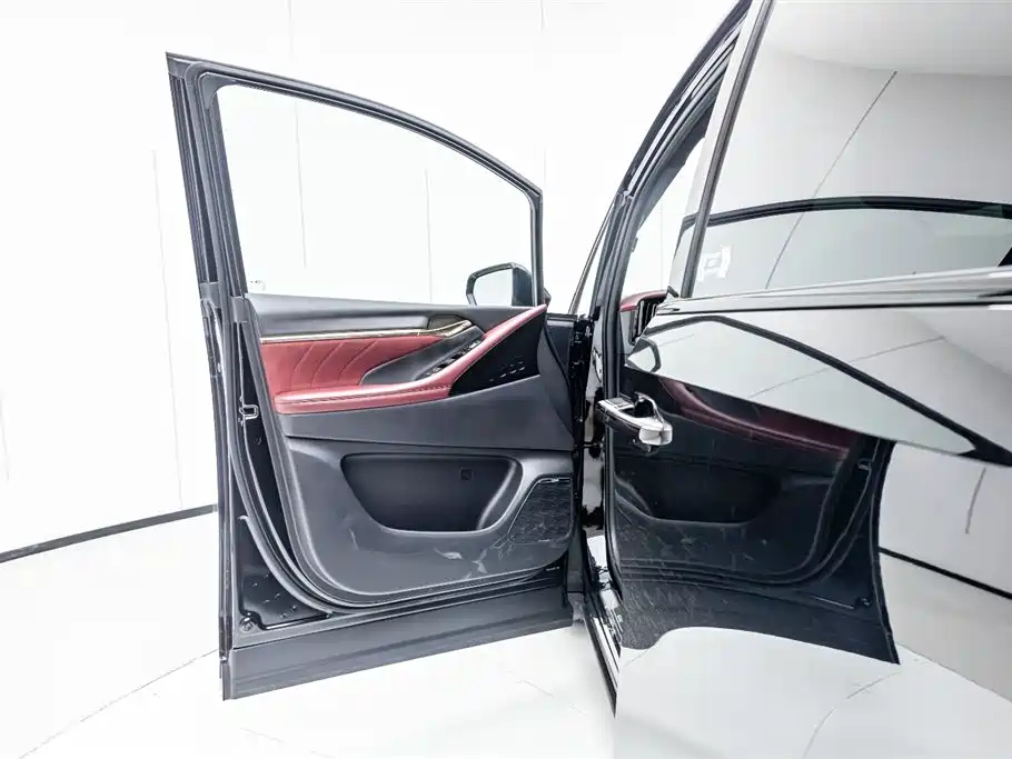 TRUMPCHI M8 2023