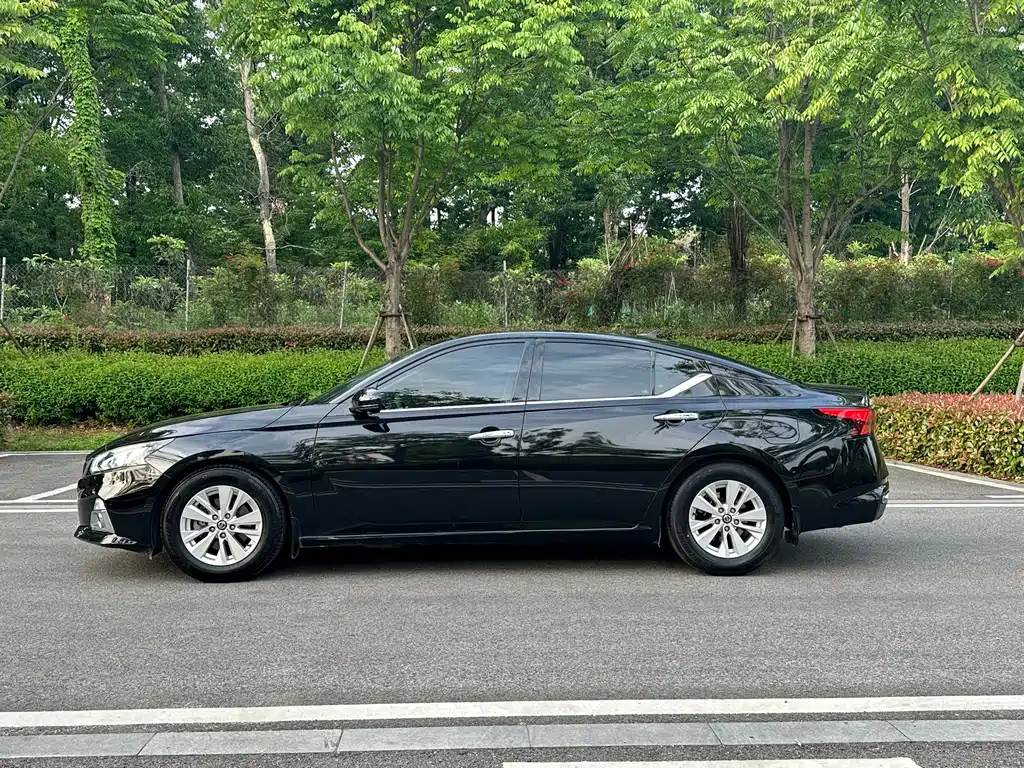 NISSAN TEANA 2019