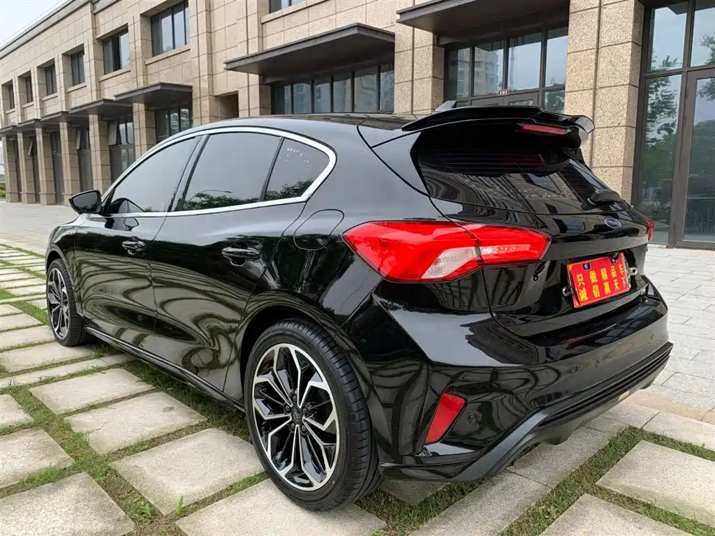 FORD FOCUS 2021