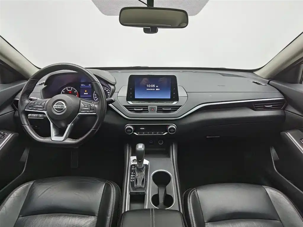 NISSAN TEANA 2020
