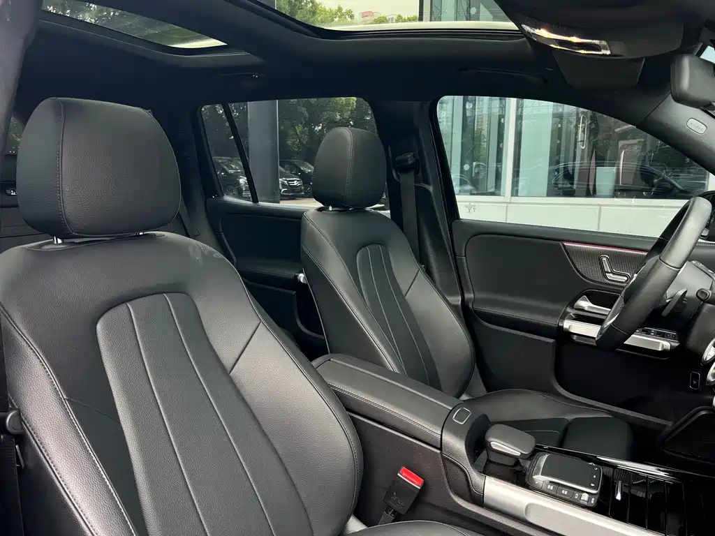 MERCEDES BENZ GLB 2022
