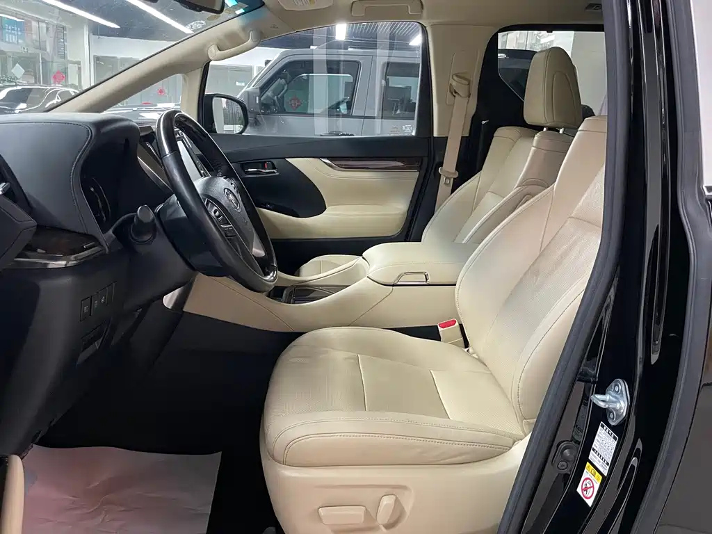 TOYOTA ALPHARD 2018