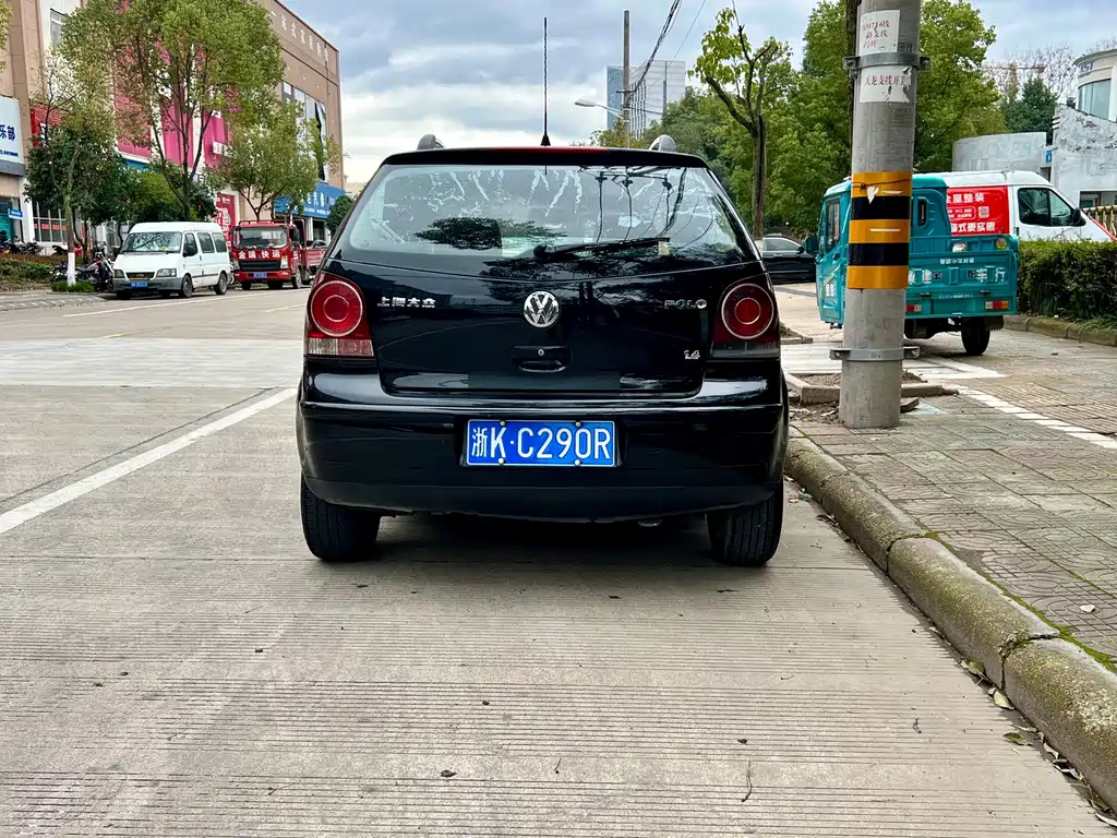 VOLKSWAGEN POLO 2009