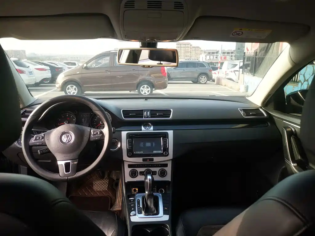 VOLKSWAGEN MAGOTAN 2016