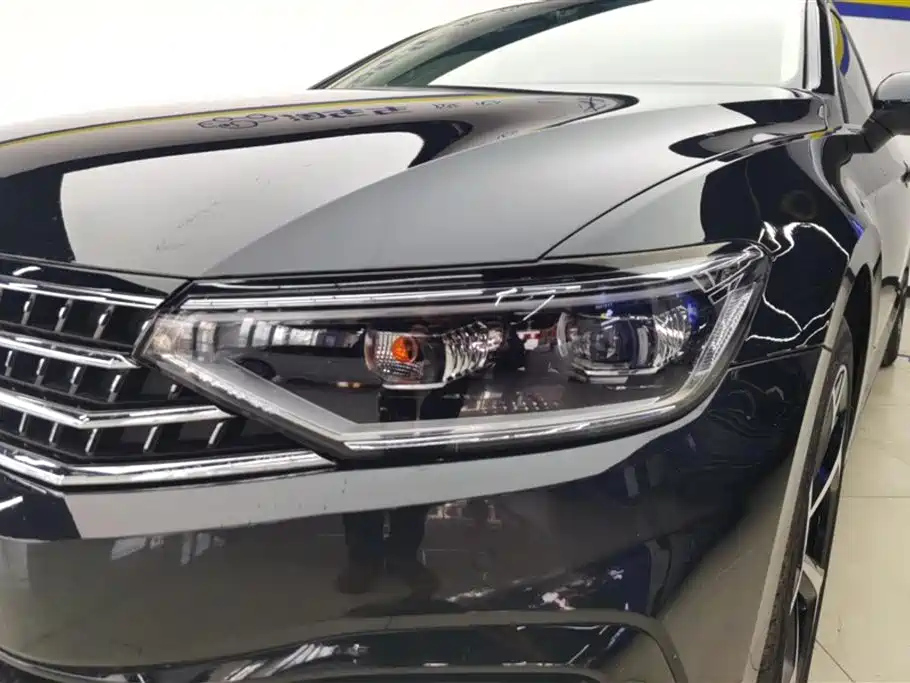 VOLKSWAGEN MAGOTAN 2023