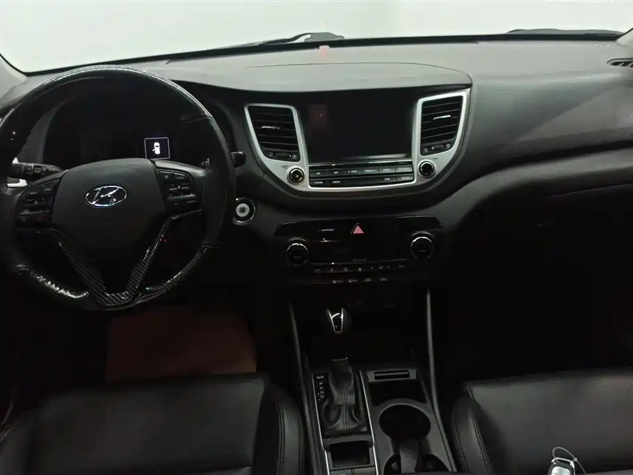 HYUNDAI TUCSON 2016