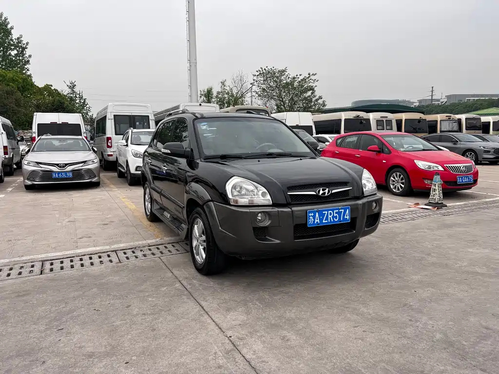 HYUNDAI TUCSON 2011