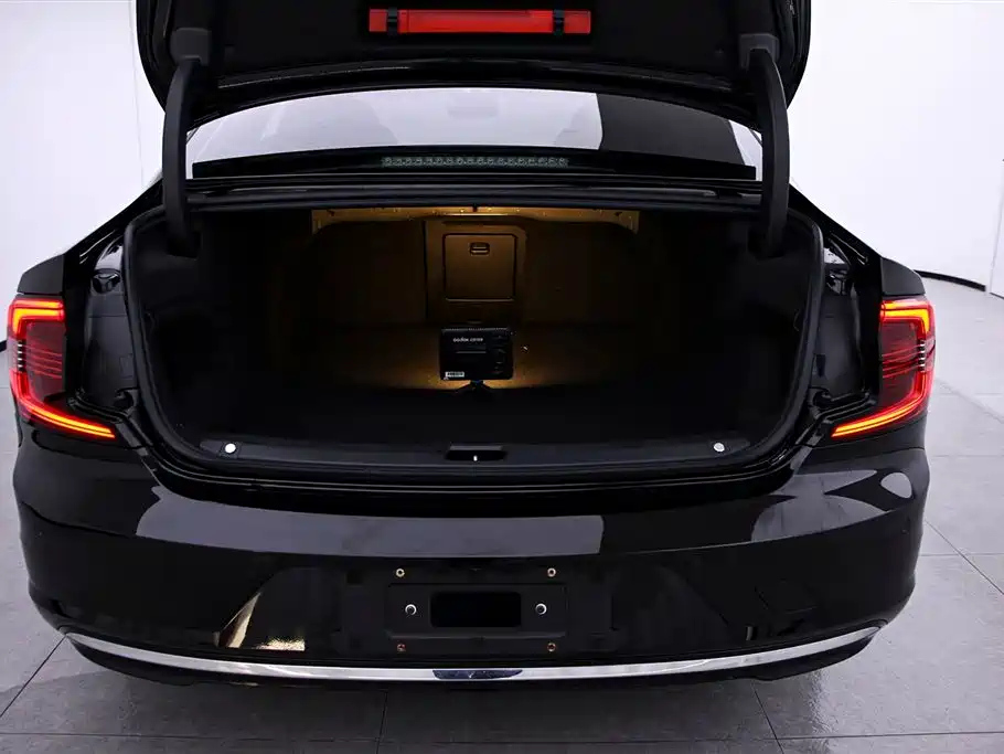 VOLVO S90 2021