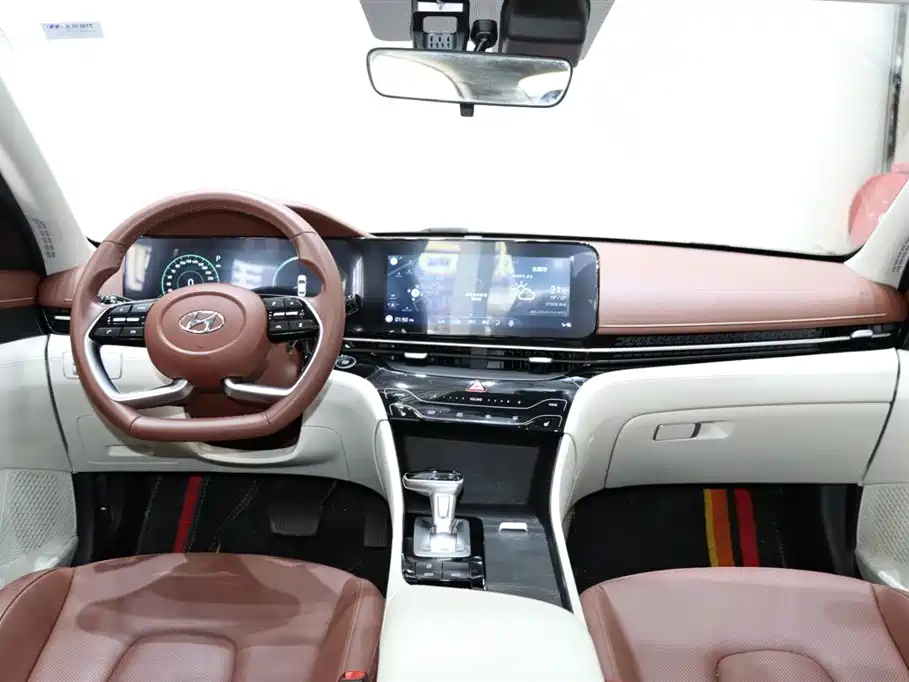 HYUNDAI MISTRA 2021