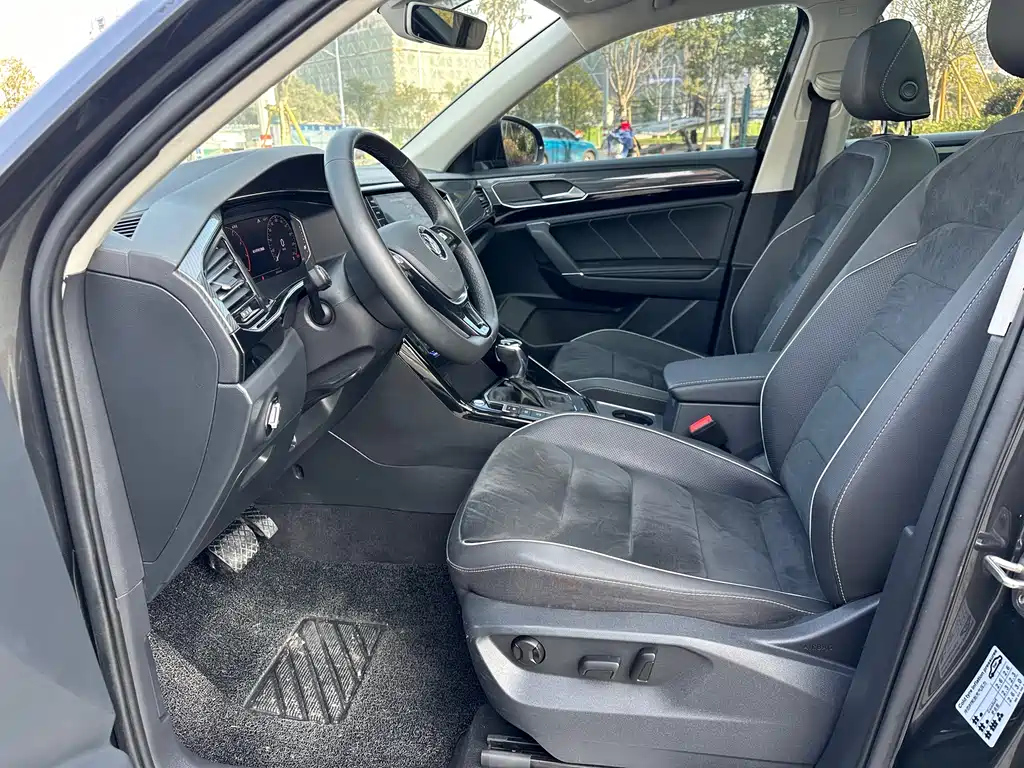 VOLKSWAGEN TAYRON 2020
