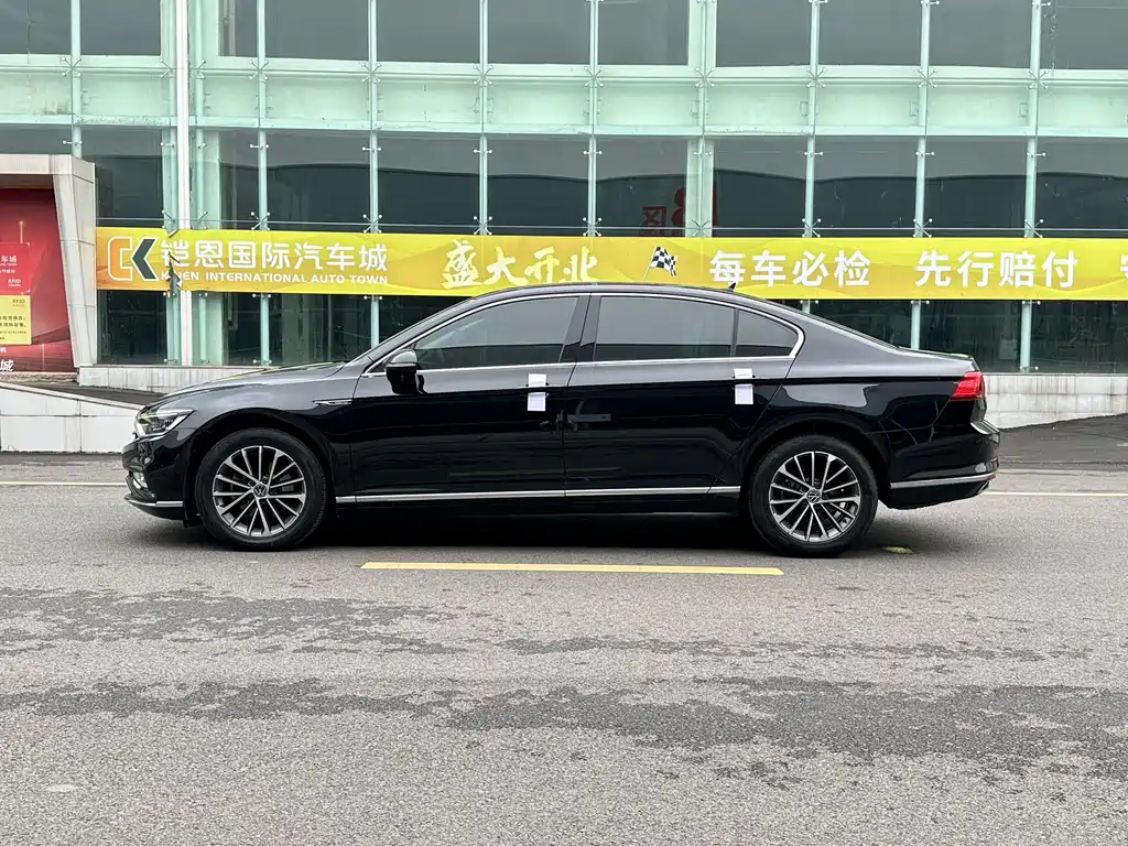 VOLKSWAGEN MAGOTAN 2021