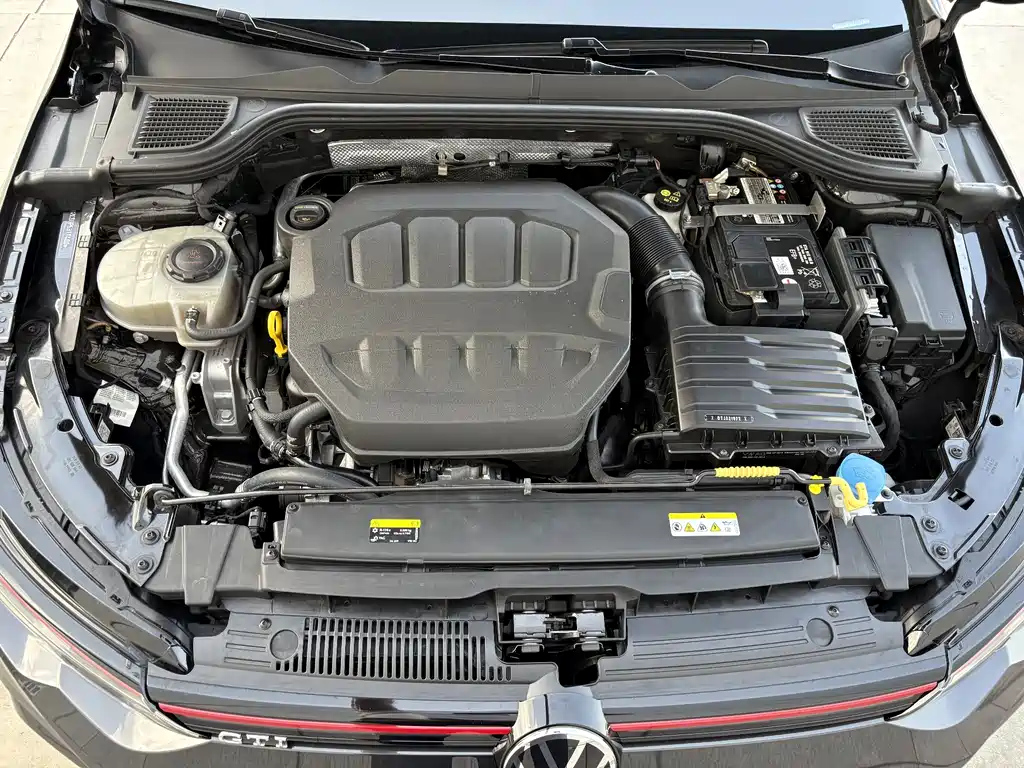 VOLKSWAGEN GOLF GTI 2023
