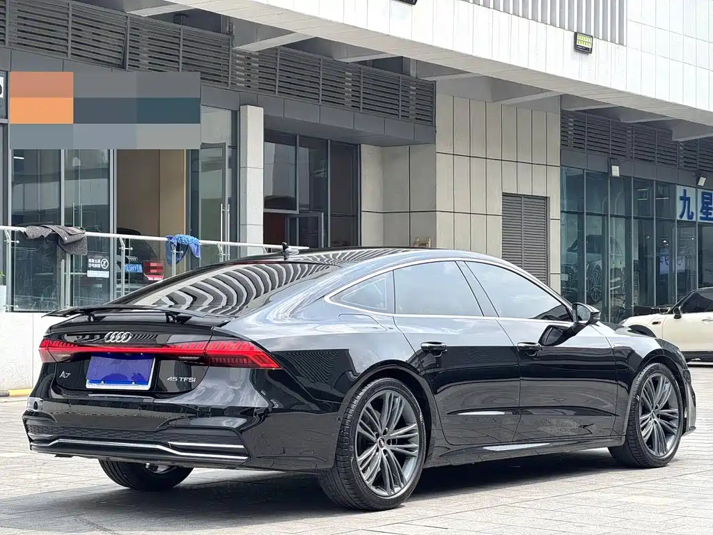 AUDI A7 2023