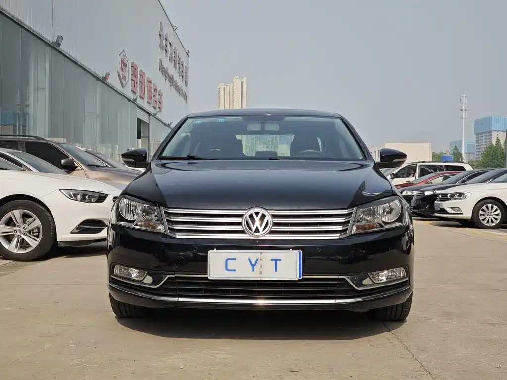 VOLKSWAGEN MAGOTAN 2013