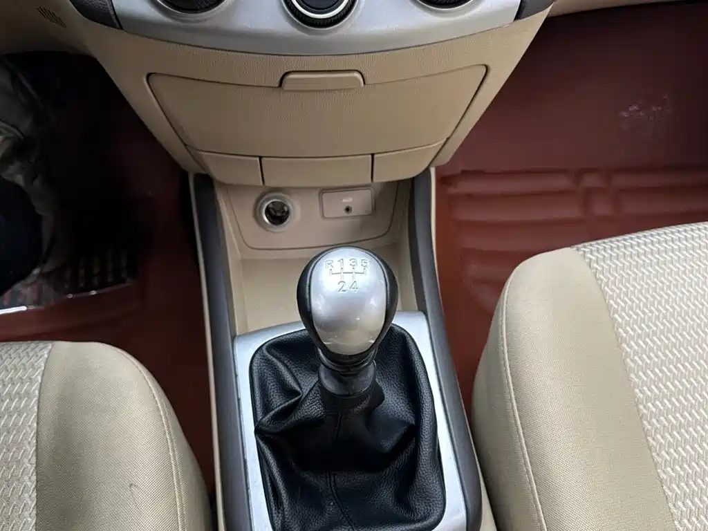 HYUNDAI CELESTA 2010