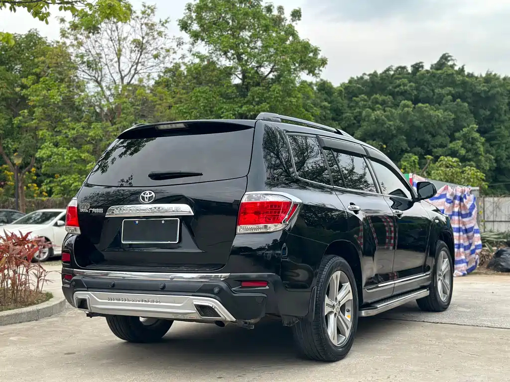 TOYOTA HIGHLANDER 2013
