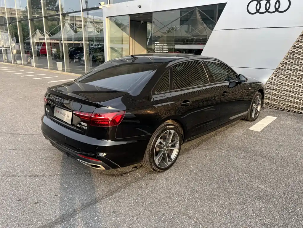 AUDI A4L 2022