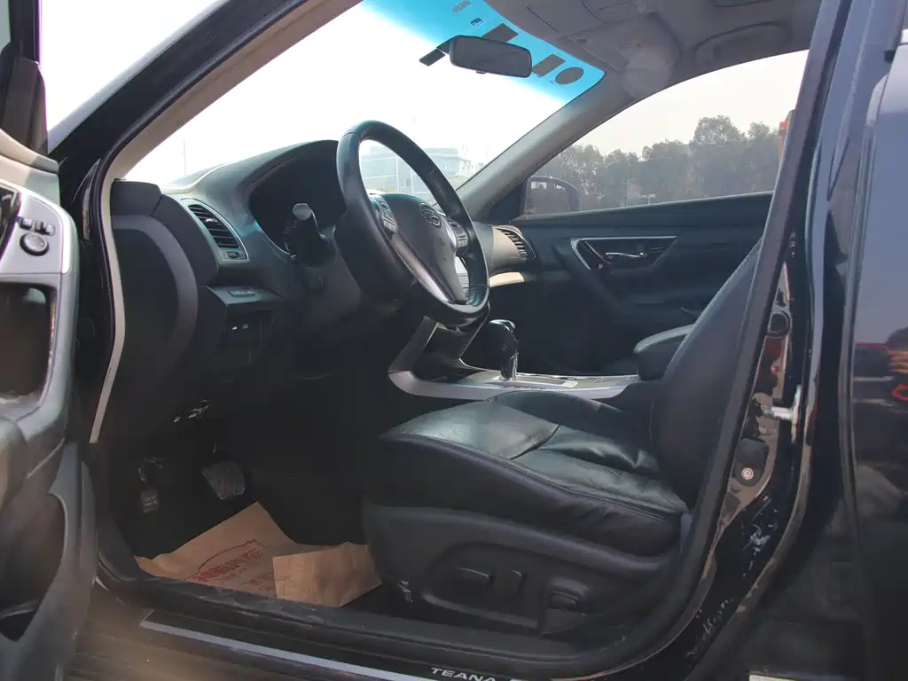 NISSAN TEANA 2018